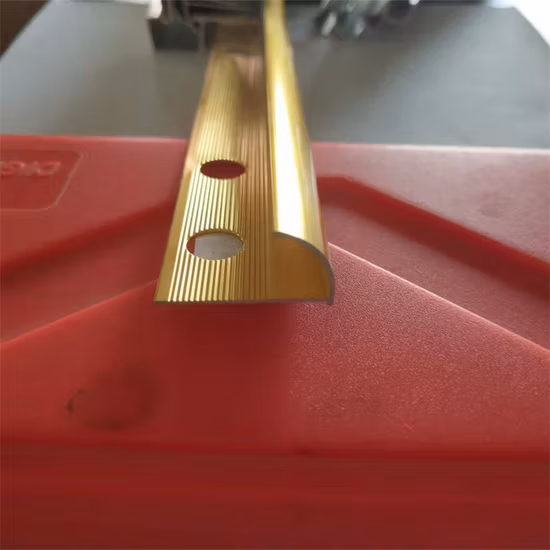 Gold gebürstete oder polierte runde quadratische oder viertelrunde dekorative Aluminiumfliesenverkleidung für Bodenbeläge, Teppiche, Treppen oder Wandecken